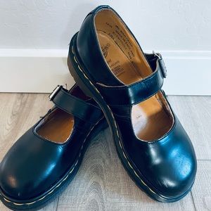 Dr Martens Black Leather Matte Mary Jane Women’s Size 6